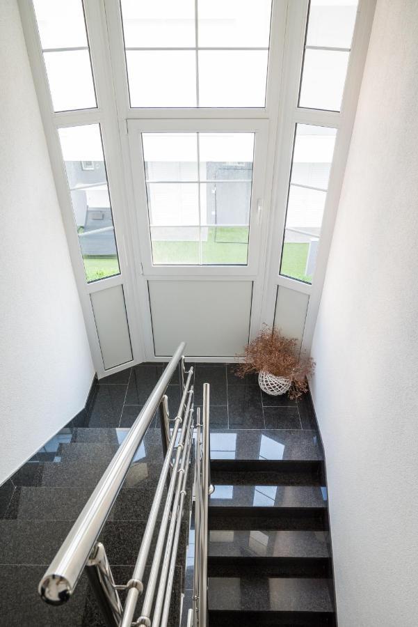 Vdl Apartments 特罗吉尔 外观 照片